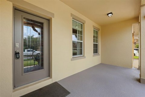 House in Kissimmee, Florida 5 bedrooms, 341.88 sq.m. № 2204132 - photo 3