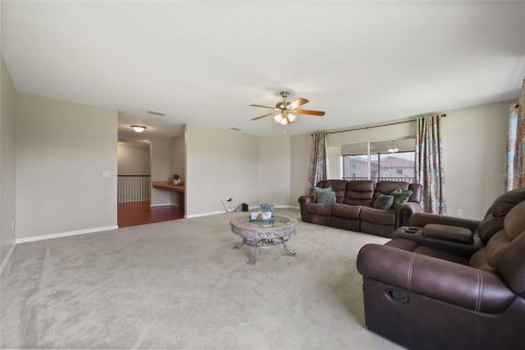 House in Kissimmee, Florida 5 bedrooms, 341.88 sq.m. № 2204132 - photo 7
