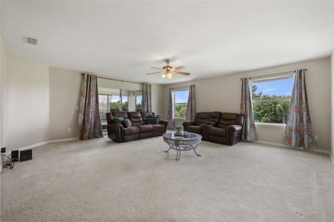 House in Kissimmee, Florida 5 bedrooms, 341.88 sq.m. № 2204132 - photo 5