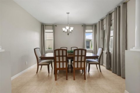 House in Kissimmee, Florida 5 bedrooms, 341.88 sq.m. № 2204132 - photo 11
