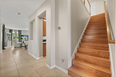 House in Kissimmee, Florida 5 bedrooms, 341.88 sq.m. № 2204132 - photo 4