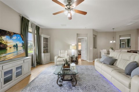 House in Kissimmee, Florida 5 bedrooms, 341.88 sq.m. № 2204132 - photo 9