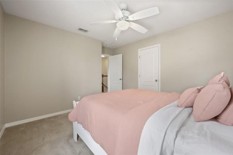 House in Kissimmee, Florida 5 bedrooms, 341.88 sq.m. № 2204132 - photo 21