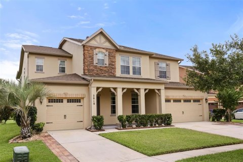House in Kissimmee, Florida 5 bedrooms, 341.88 sq.m. № 2204132