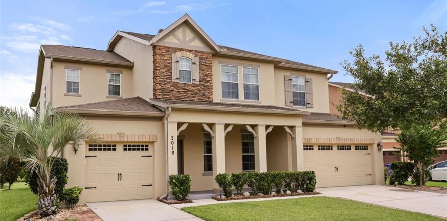 House in Kissimmee, Florida 5 bedrooms, 341.88 sq.m. № 2204132