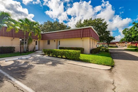 House in Lake Worth, Florida 2 bedrooms, 95.13 sq.m. № 1887222 - photo 29