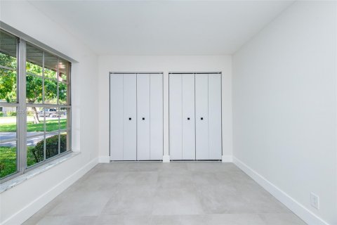 House in Lake Worth, Florida 2 bedrooms, 95.13 sq.m. № 1887222 - photo 22