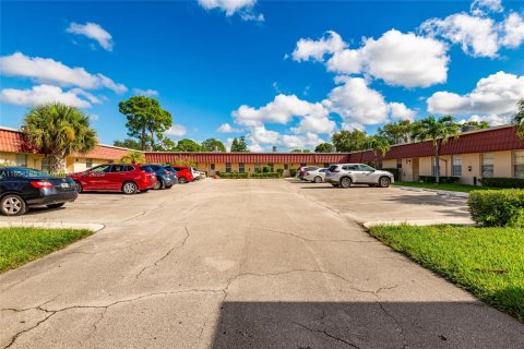 House in Lake Worth, Florida 2 bedrooms, 95.13 sq.m. № 1887222 - photo 30