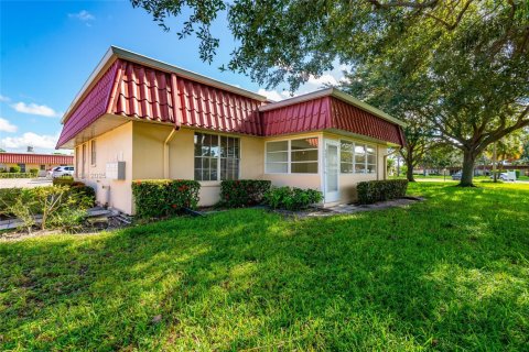 House in Lake Worth, Florida 2 bedrooms, 95.13 sq.m. № 1887222 - photo 24