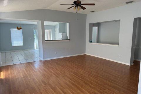 Casa en alquiler en Riverview, Florida, 3 dormitorios, 159.42 m2 № 2112539 - foto 2
