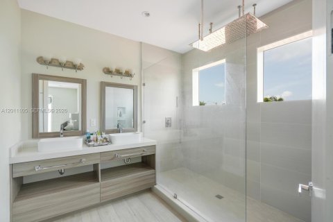 Touwnhouse à louer à Miami, Floride: 4 chambres, 231.33 m2 № 2076675 - photo 21