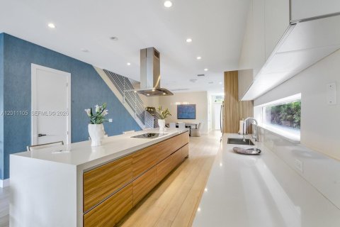 Touwnhouse à louer à Miami, Floride: 4 chambres, 231.33 m2 № 2076675 - photo 6