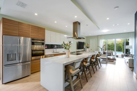 Touwnhouse à louer à Miami, Floride: 4 chambres, 231.33 m2 № 2076675 - photo 4