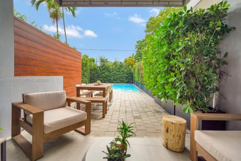 Touwnhouse à louer à Miami, Floride: 4 chambres, 231.33 m2 № 2076675 - photo 26