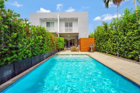 Touwnhouse à louer à Miami, Floride: 4 chambres, 231.33 m2 № 2076675 - photo 28