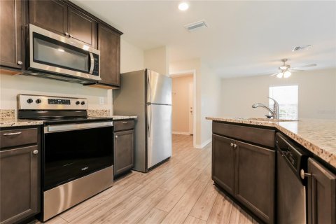 House in North Port, Florida 3 bedrooms, 136.01 sq.m. № 2229405 - photo 6