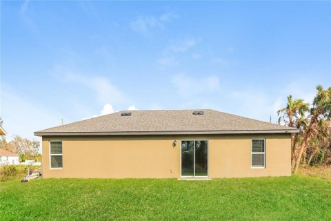House in North Port, Florida 3 bedrooms, 136.01 sq.m. № 2229405 - photo 14