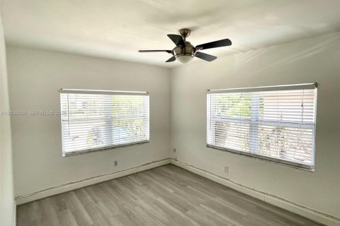 Townhouse in Miami, Florida 2 bedrooms, 74.32 sq.m. № 2087203 - photo 18