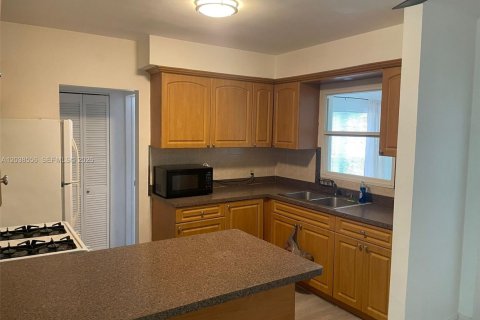 Townhouse in Miami, Florida 2 bedrooms, 74.32 sq.m. № 2087203 - photo 12