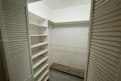 Townhouse in Miami, Florida 2 bedrooms, 74.32 sq.m. № 2087203 - photo 19