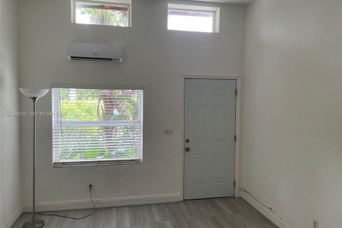 Townhouse in Miami, Florida 2 bedrooms, 74.32 sq.m. № 2087203 - photo 6