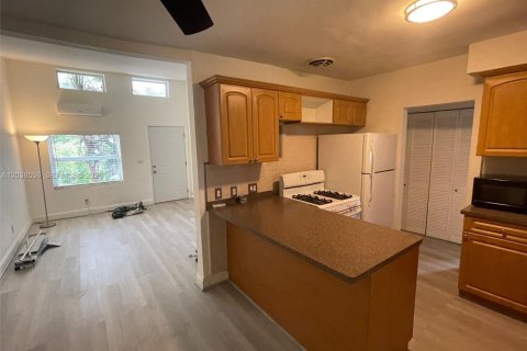 Townhouse in Miami, Florida 2 bedrooms, 74.32 sq.m. № 2087203 - photo 11