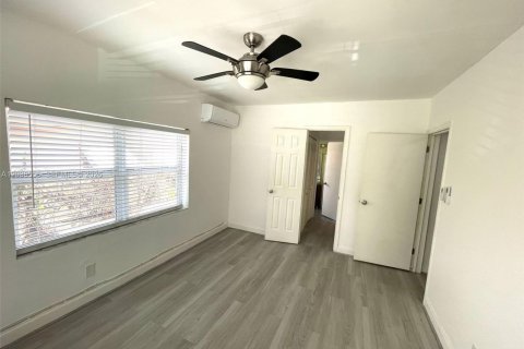 Townhouse in Miami, Florida 2 bedrooms, 74.32 sq.m. № 2087203 - photo 16