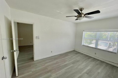 Townhouse in Miami, Florida 2 bedrooms, 74.32 sq.m. № 2087203 - photo 17