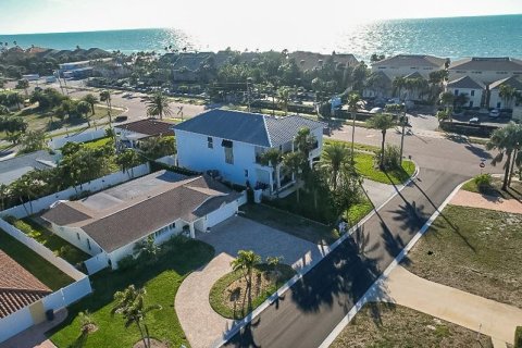 Casa en venta en Belleair Beach, Florida, 3 dormitorios, 175.59 m2 № 1531393 - foto 6