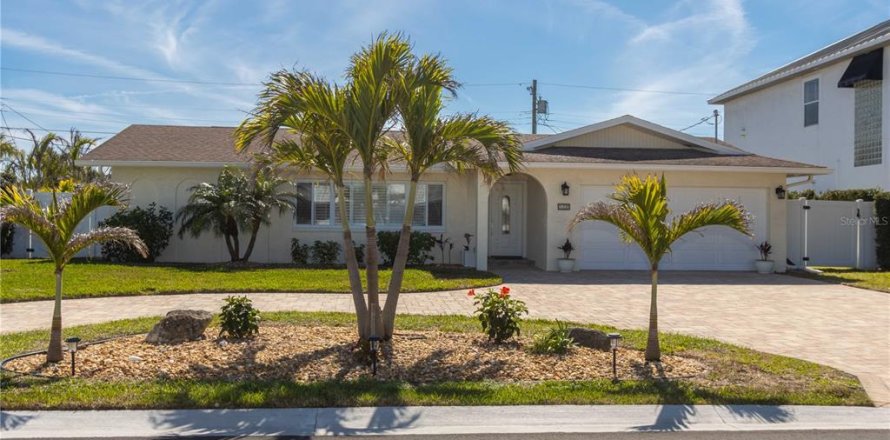 Casa en Belleair Beach, Florida 3 dormitorios, 175.59 m2 № 1531393