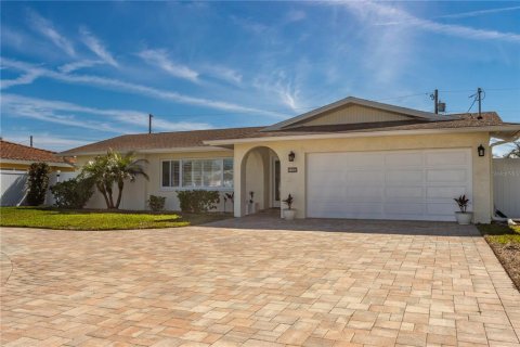 Casa en venta en Belleair Beach, Florida, 3 dormitorios, 175.59 m2 № 1531393 - foto 9