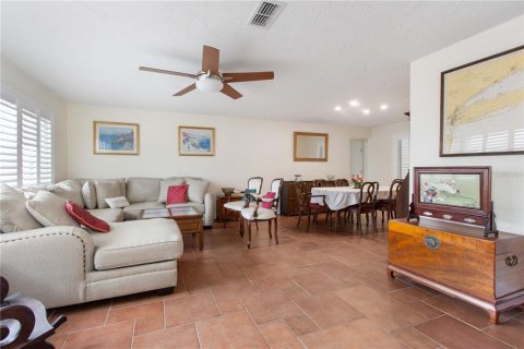 Casa en venta en Belleair Beach, Florida, 3 dormitorios, 175.59 m2 № 1531393 - foto 11