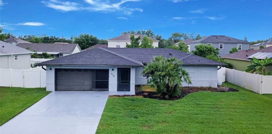 House in Kissimmee, Florida 3 bedrooms, 135.27 sq.m. № 1837444