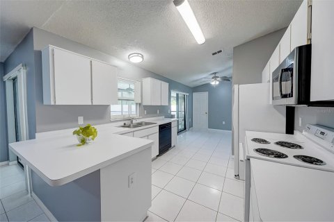 House in Kissimmee, Florida 3 bedrooms, 135.27 sq.m. № 1837444 - photo 9