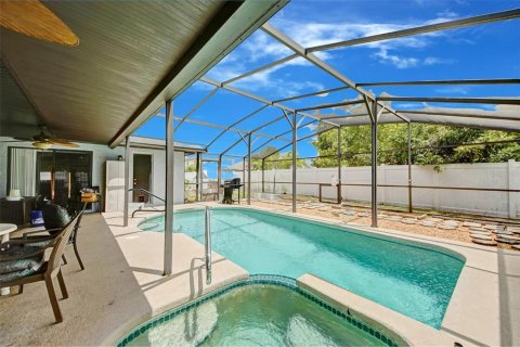 House in Kissimmee, Florida 3 bedrooms, 135.27 sq.m. № 1837444 - photo 2