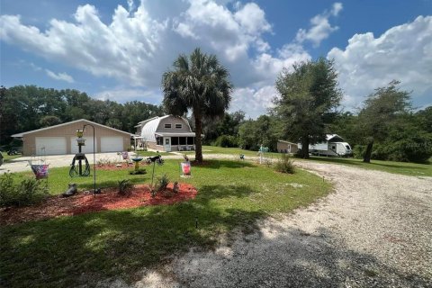 House in DeLand, Florida 4 bedrooms, 279.17 sq.m. № 1318272 - photo 1