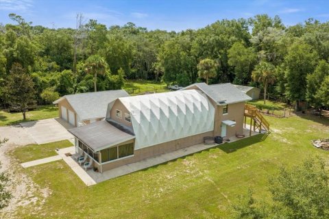 House in DeLand, Florida 4 bedrooms, 279.17 sq.m. № 1318272 - photo 11