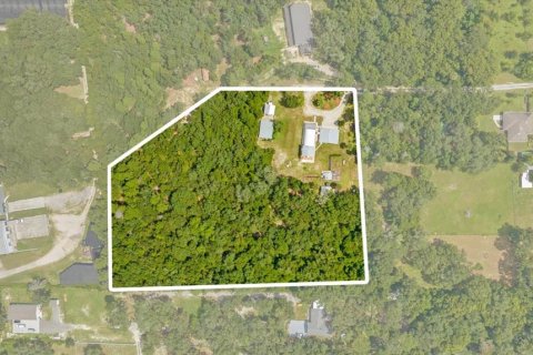 House in DeLand, Florida 4 bedrooms, 279.17 sq.m. № 1318272 - photo 7