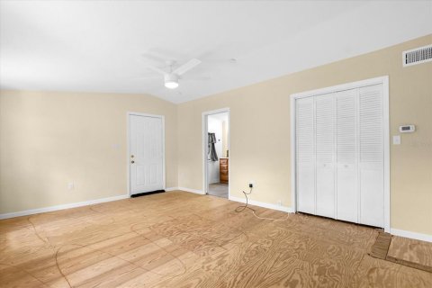 House in DeLand, Florida 4 bedrooms, 279.17 sq.m. № 1318272 - photo 23