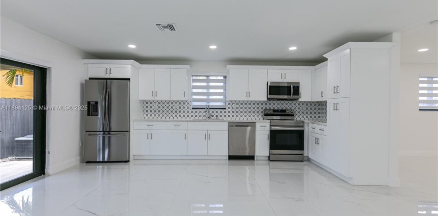 Villa ou maison à Miami, Floride 2 chambres, 116.13 m2 № 1954637