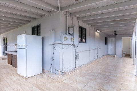 Villa ou maison à louer à Miami, Floride: 2 chambres, 116.13 m2 № 1954637 - photo 8