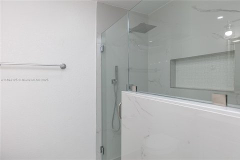 Villa ou maison à louer à Miami, Floride: 2 chambres, 116.13 m2 № 1954637 - photo 29