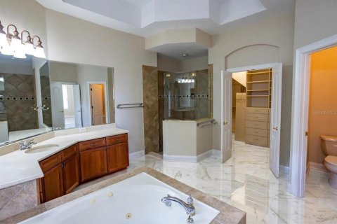 Villa ou maison à vendre à Sorrento, Floride: 4 chambres, 393.26 m2 № 2226201 - photo 12