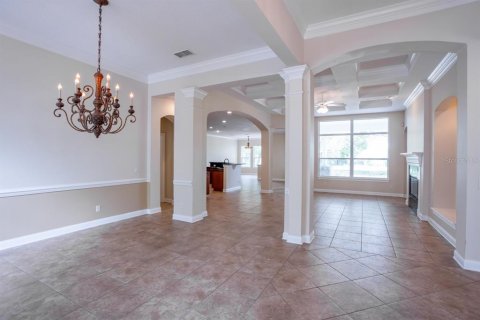 Villa ou maison à vendre à Sorrento, Floride: 4 chambres, 393.26 m2 № 2226201 - photo 8