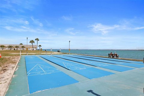 Condo in Dunedin, Florida, 2 bedrooms  № 1644445 - photo 24