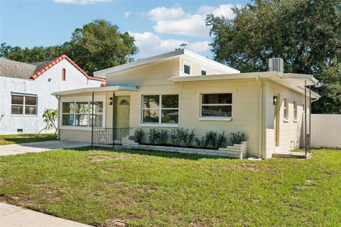 Villa ou maison à Saint Petersburg, Floride 3 chambres, 101.64 m2 № 2419063
