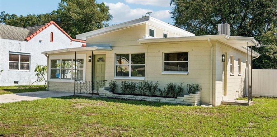 Villa ou maison à Saint Petersburg, Floride 3 chambres, 101.64 m2 № 2419063