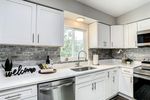 Adosado en venta en Cocoa Beach, Florida, 3 dormitorios, 112.88 m2 № 1771750 - foto 12
