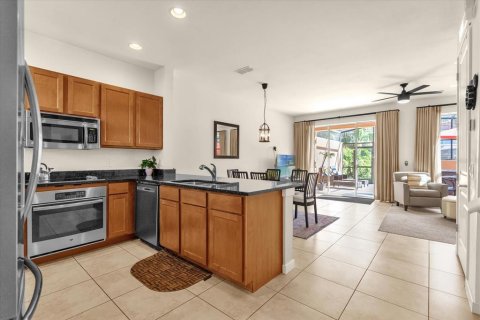 Townhouse in Kissimmee, Florida 2 bedrooms, 125.42 sq.m. № 2102989 - photo 5