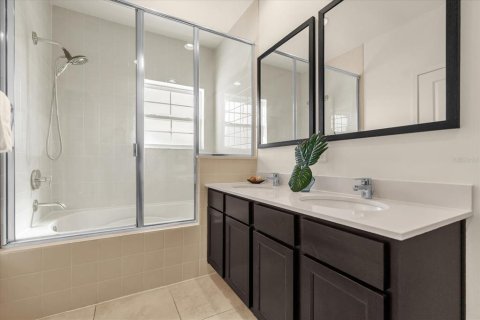 Townhouse in Kissimmee, Florida 2 bedrooms, 125.42 sq.m. № 2102989 - photo 18